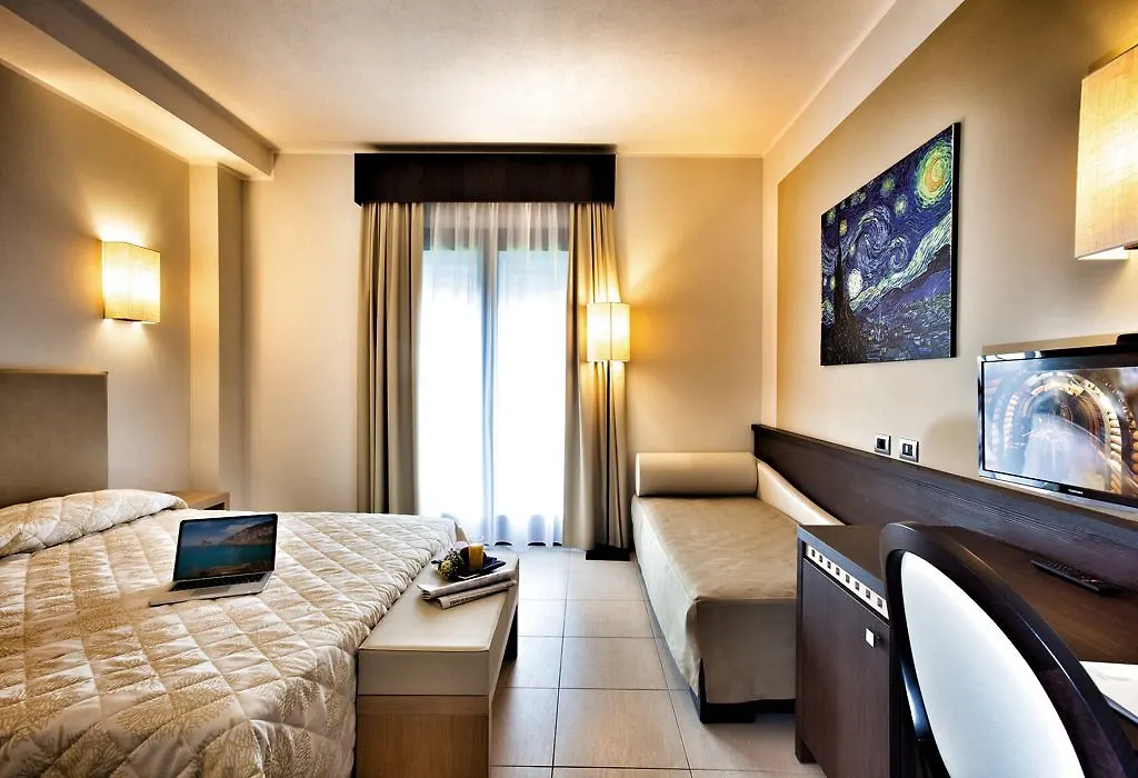 Lu' Hotel Carbonia 4*,